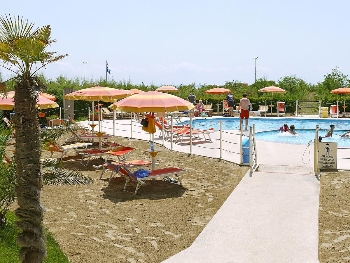 Hotel Bertha Fronte Mare Lido di Jesolo Exterior foto