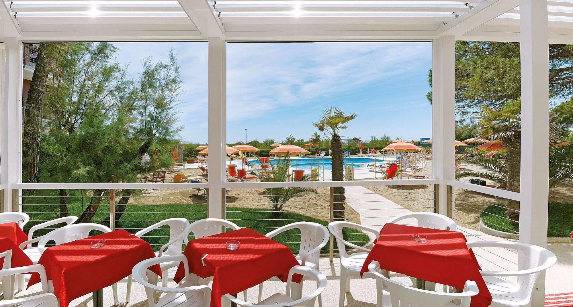 Hotel Bertha Fronte Mare Lido di Jesolo Exterior foto